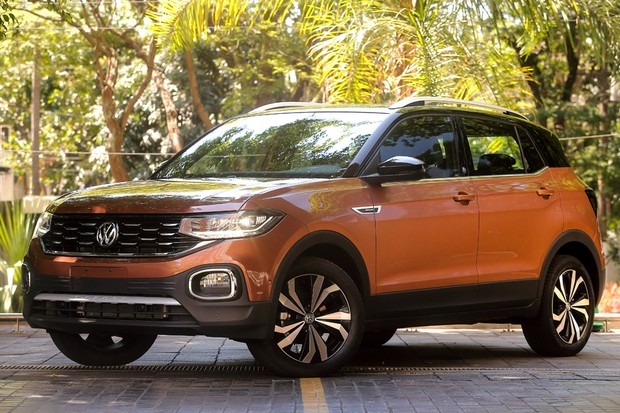 Carros brasileiros ficam mais seguros e mais caros